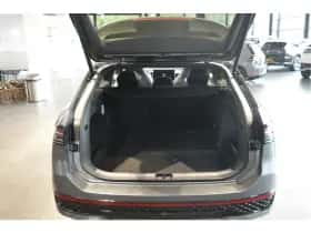 Volkswagen Passat thumbnail 8