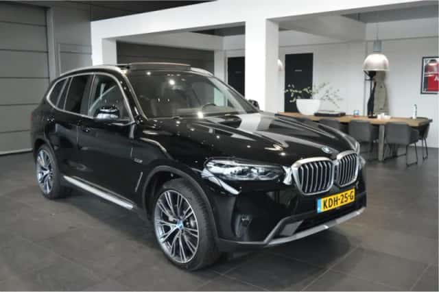 BMW X3 (2021) thumbnail 3