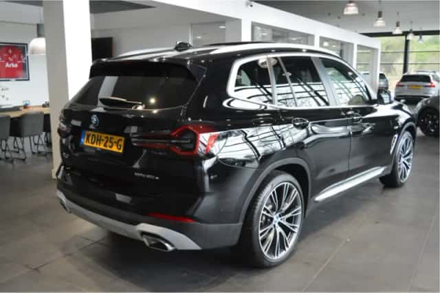 BMW X3 (2021) thumbnail 4