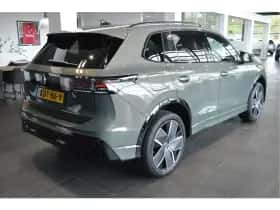 Volkswagen Tiguan (2024) thumbnail 4