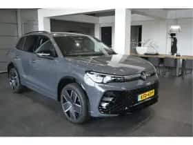Volkswagen Tiguan (2024) thumbnail 3