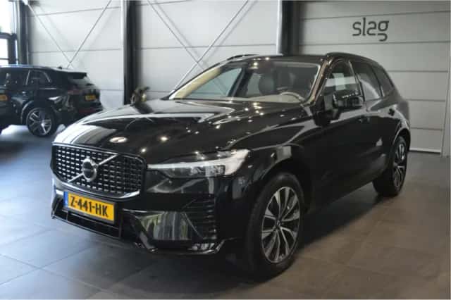 Volvo XC60 (2022) thumbnail 2