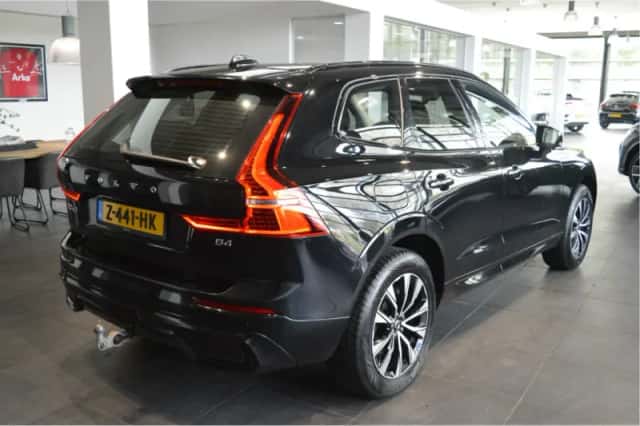 Volvo XC60 (2022) thumbnail 4