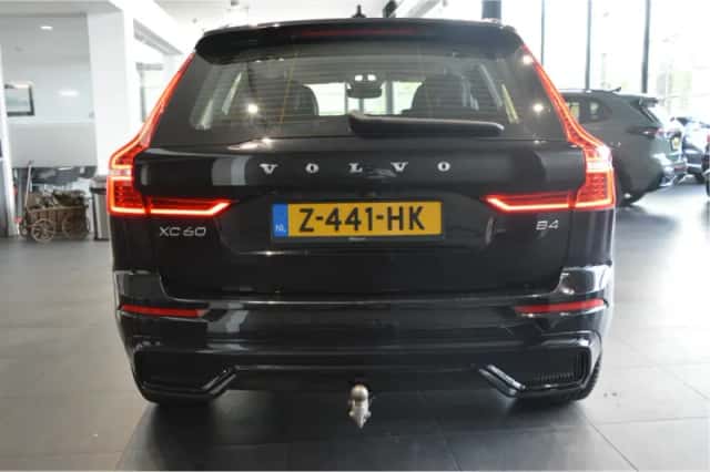 Volvo XC60 (2022) thumbnail 5
