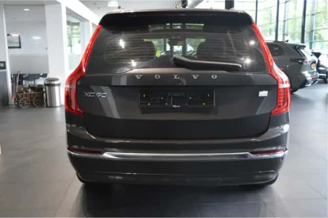 Volvo XC90 (2024) thumbnail 4