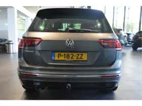 Volkswagen Tiguan (2017) thumbnail 5