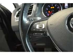 Volkswagen Tiguan (2016) thumbnail 15