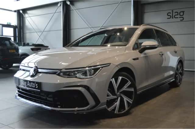 Volkswagen Golf (2021) thumbnail 1