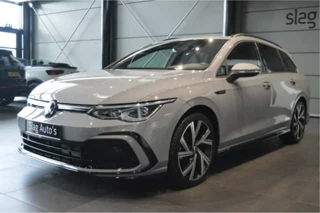 Volkswagen Golf (2021) thumbnail 2