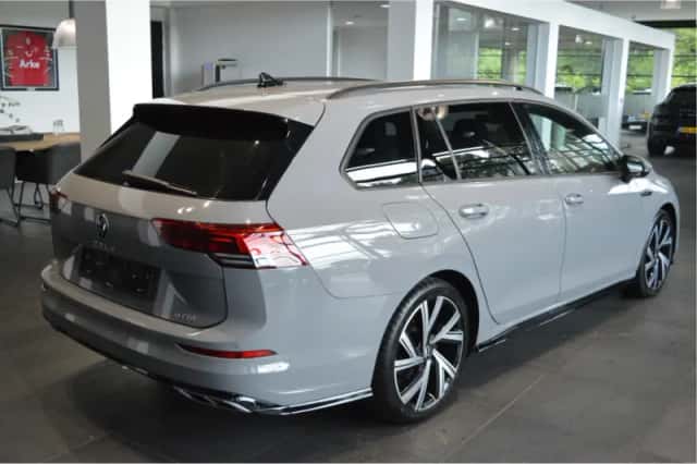 Volkswagen Golf (2021) thumbnail 4