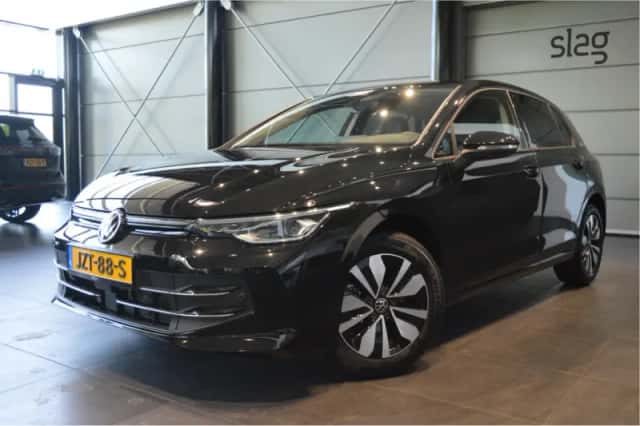 Volkswagen Golf (2024) thumbnail 1