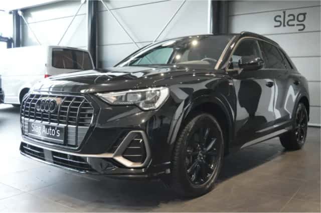 Audi Q3 (2021) thumbnail 2