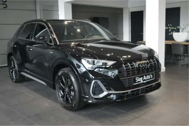 Audi Q3 (2021) thumbnail 3