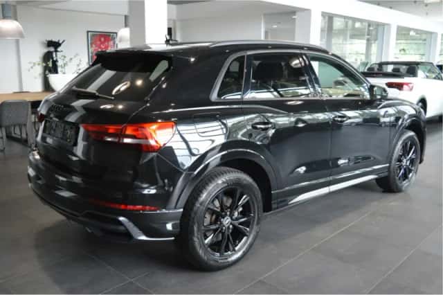 Audi Q3 (2021) thumbnail 4