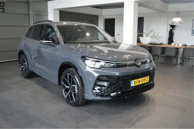 Volkswagen Tiguan (2024) thumbnail 3