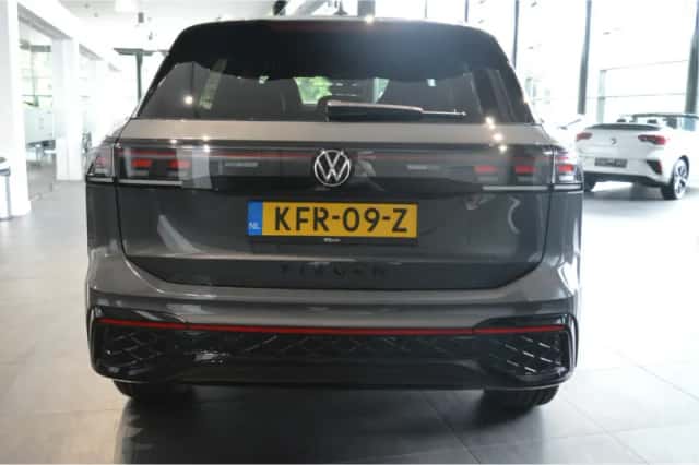 Volkswagen Tiguan (2024) thumbnail 5