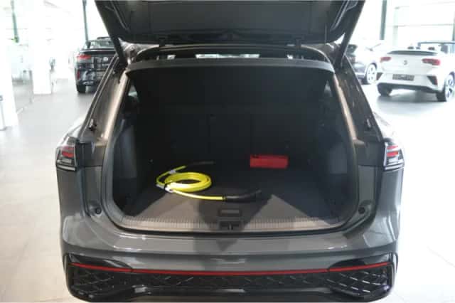 Volkswagen Tiguan (2024) thumbnail 6