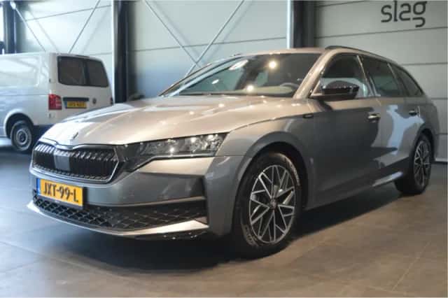 Škoda Octavia (2020) thumbnail 2