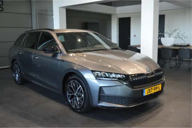 Škoda Octavia (2020) thumbnail 3