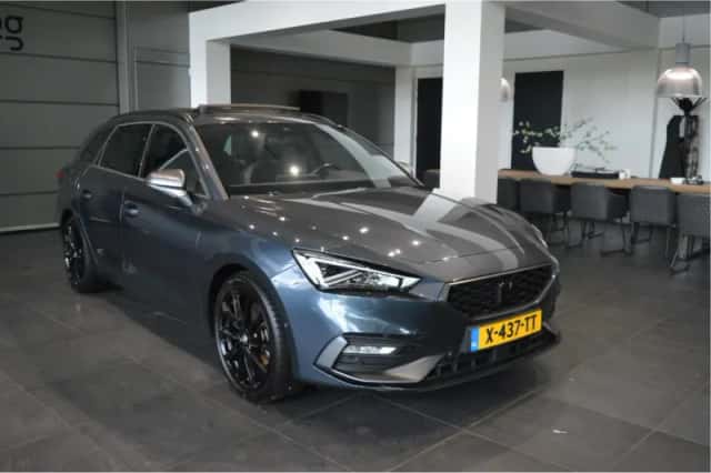 SEAT Leon (2021) thumbnail 3