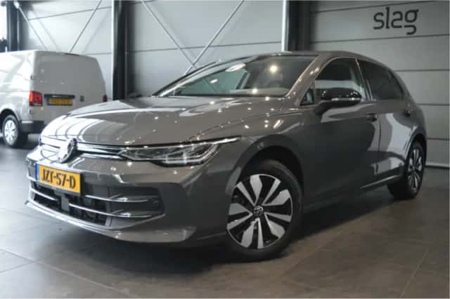 Volkswagen Golf (2024) thumbnail 1