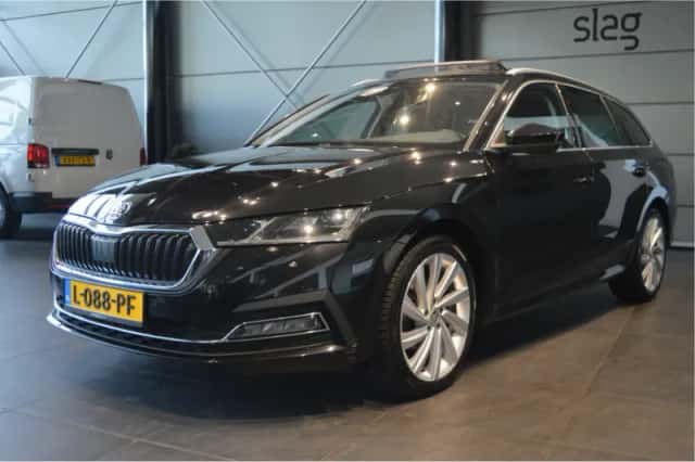 Škoda Octavia (2018) thumbnail 2