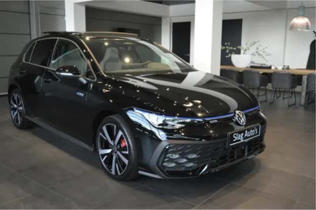 Volkswagen Golf (2024) thumbnail 3
