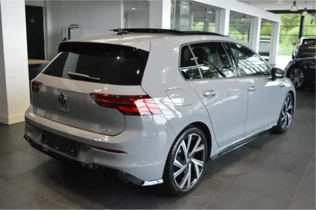 Volkswagen Golf (2024) thumbnail 4