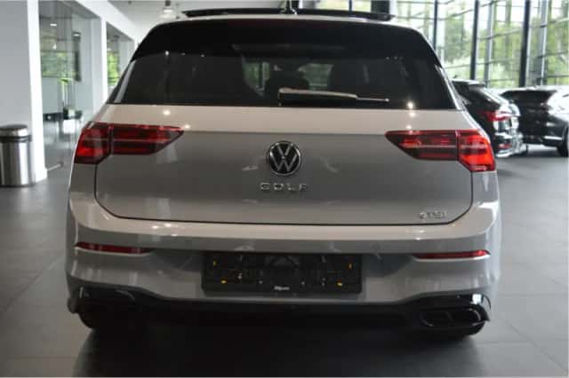 Volkswagen Golf (2024) thumbnail 5