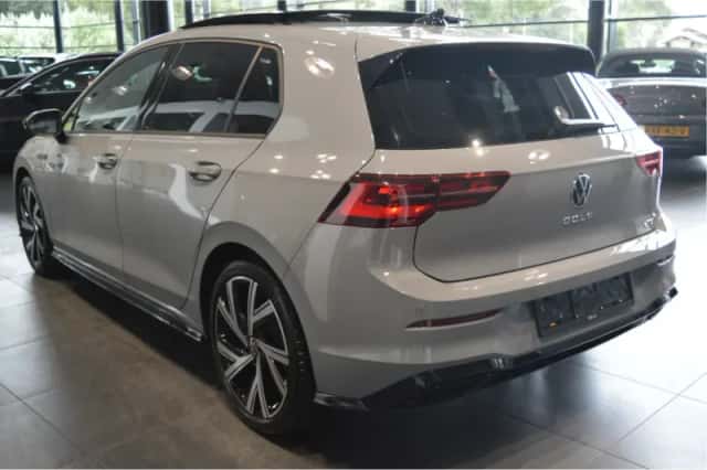 Volkswagen Golf (2024) thumbnail 6