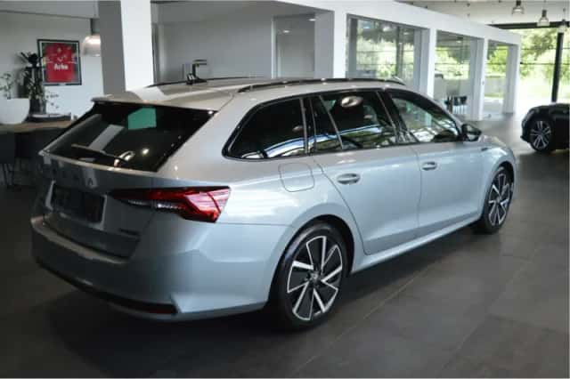 Škoda Octavia (2025) thumbnail 4