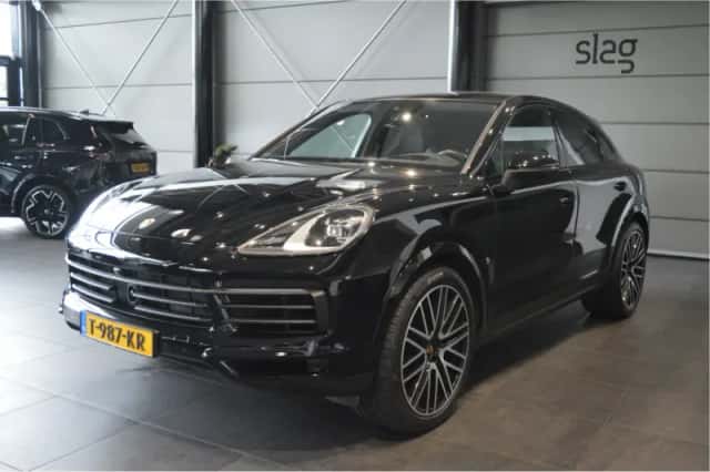 Porsche Cayenne (2022) thumbnail 2