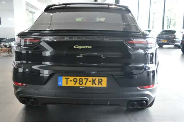 Porsche Cayenne (2022) thumbnail 5