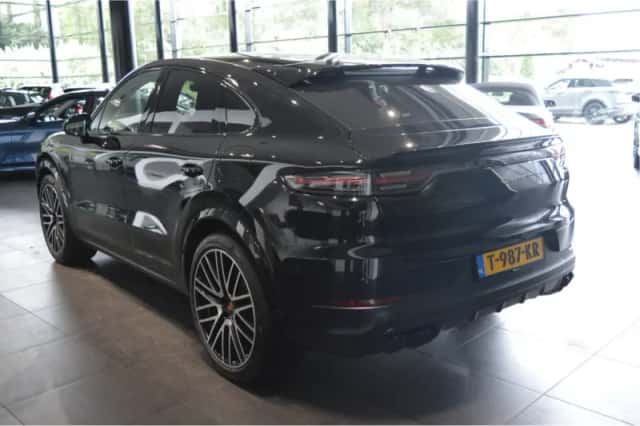 Porsche Cayenne (2022) thumbnail 6