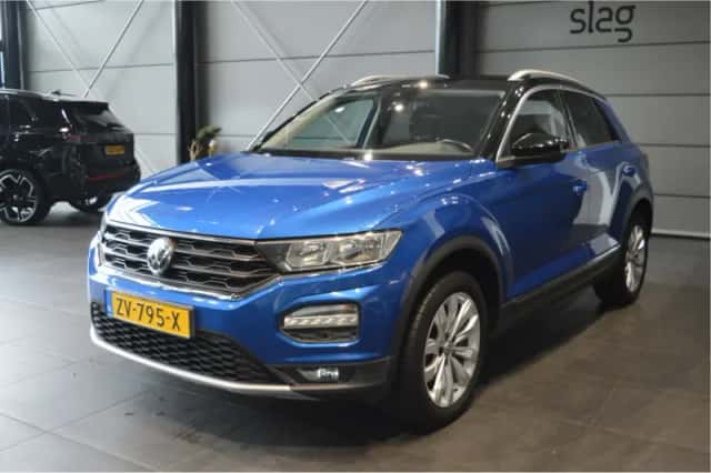 Volkswagen T-Roc (2018) thumbnail 2