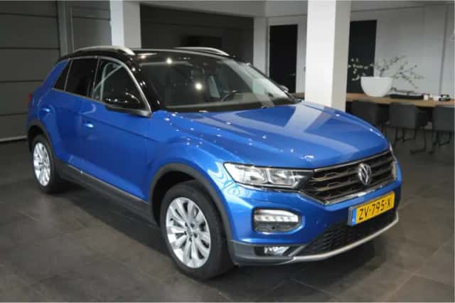Volkswagen T-Roc (2018) thumbnail 3