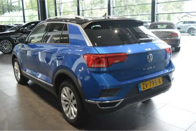 Volkswagen T-Roc (2018) thumbnail 6