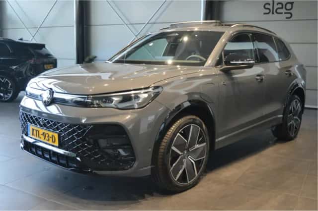 Volkswagen Tiguan (2024) thumbnail 2