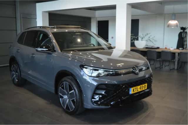Volkswagen Tiguan (2024) thumbnail 3