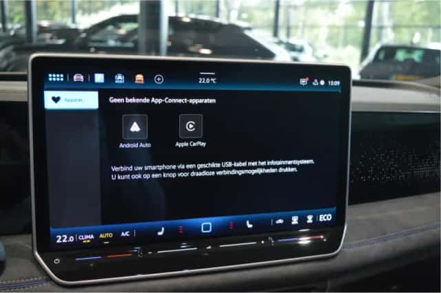 Volkswagen Tiguan (2024) thumbnail 3
