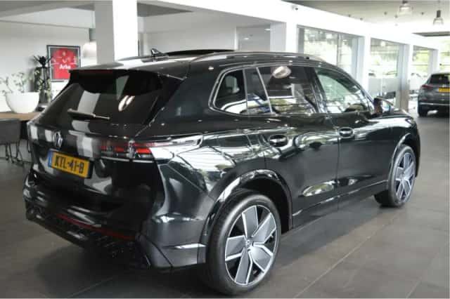 Volkswagen Tiguan (2024) thumbnail 4