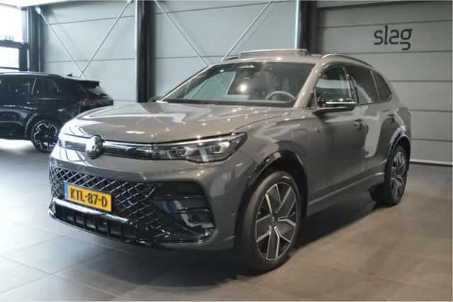 Volkswagen Tiguan (2024) thumbnail 2