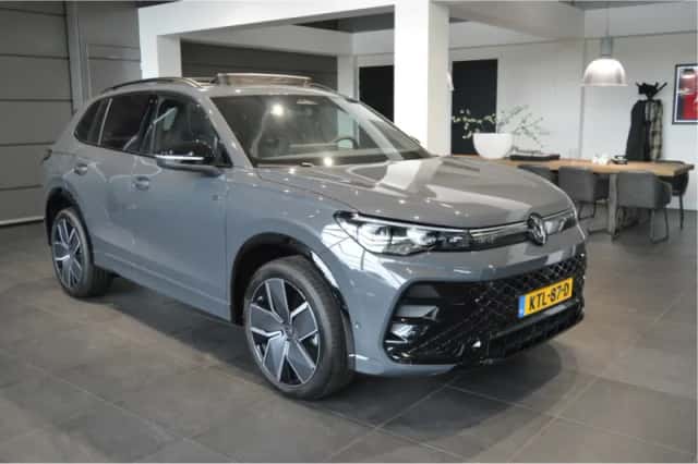 Volkswagen Tiguan (2024) thumbnail 3