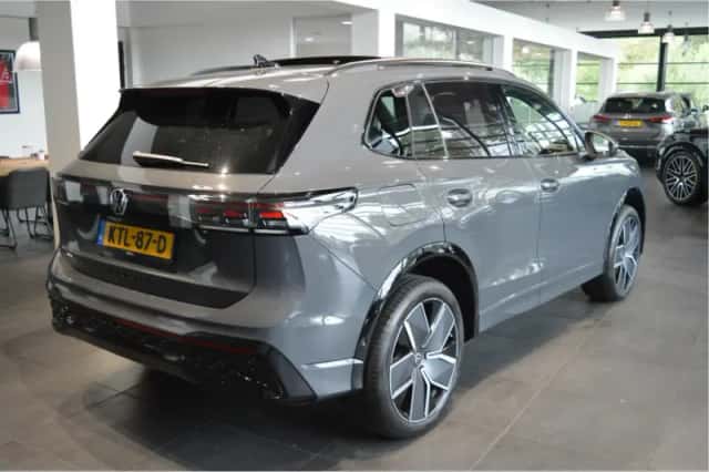 Volkswagen Tiguan (2024) thumbnail 4