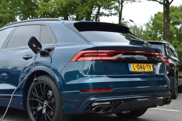 Audi Q8 (2021) thumbnail 5