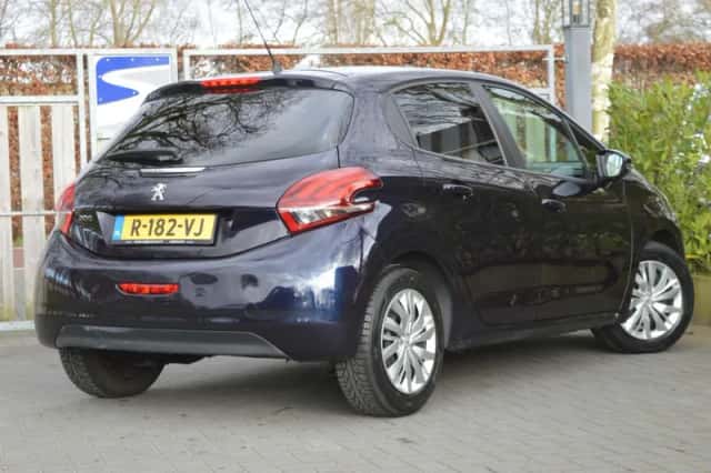Peugeot 208 (2015) thumbnail 3