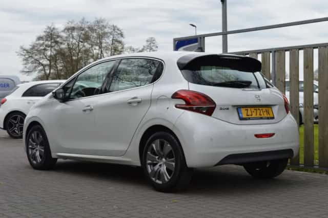 Peugeot 208 (2019) thumbnail 3