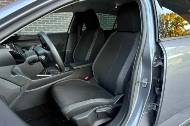 Peugeot 308 (2022) thumbnail 4