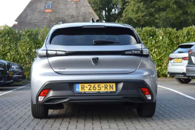 Peugeot 308 (2022) thumbnail 5