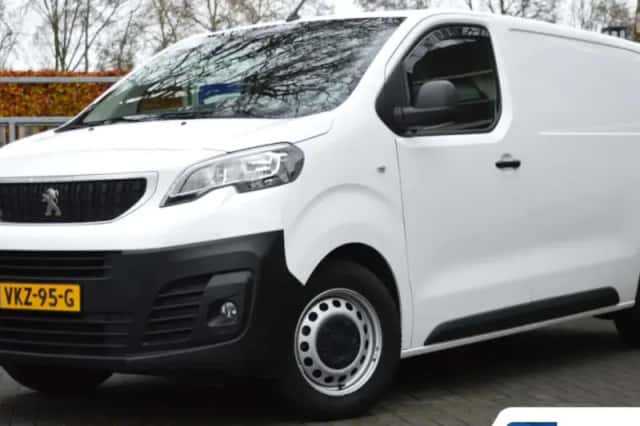 Peugeot Expert (2021) thumbnail 1